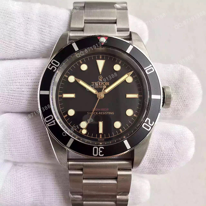 帝舵79220N 一比一高精仿帝舵TUDOR Heritage Black Bay 启承系列 碧湾 79220N 自动机械瑞士男表 香港组装